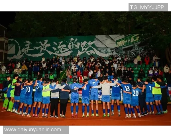 杭州足球队逆袭之路揭秘:从低谷到巅峰的奋斗与荣耀 杭州足球队逆袭之路揭秘:从低谷到巅峰的奋斗与荣耀